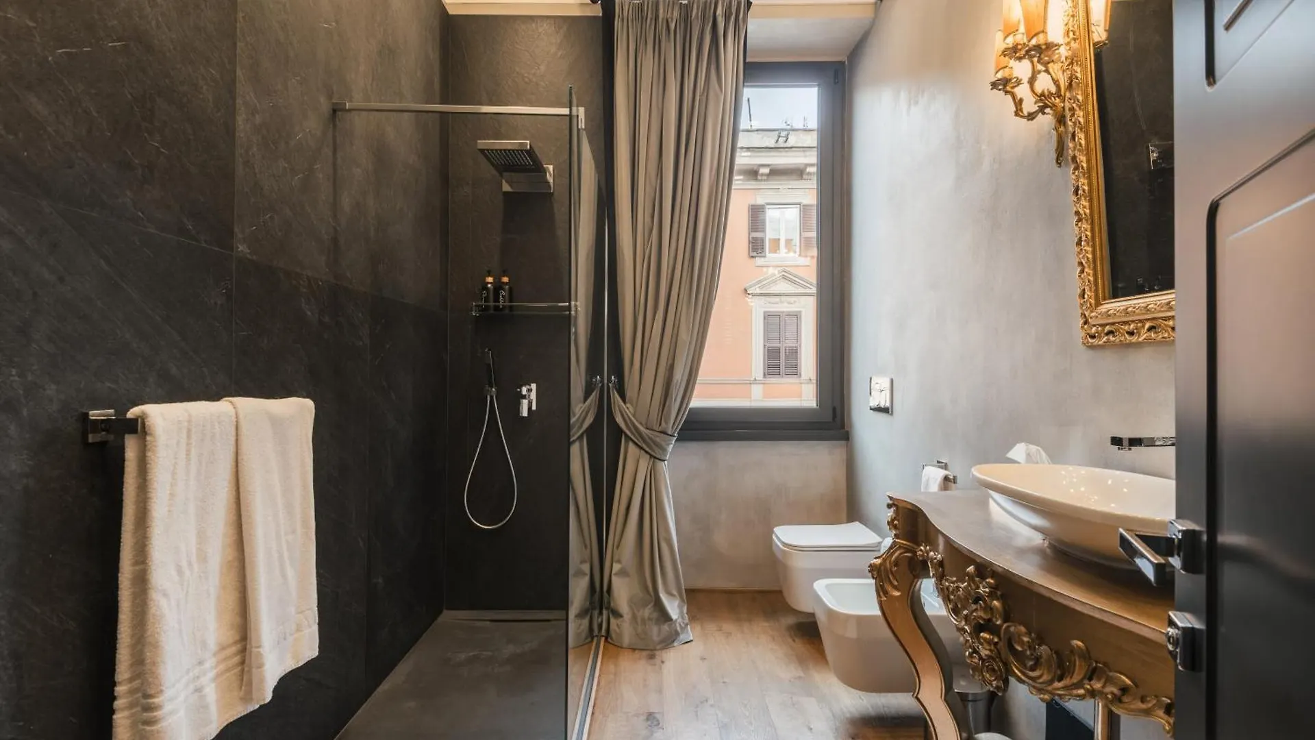 Mega Royal Suite Rome Italy