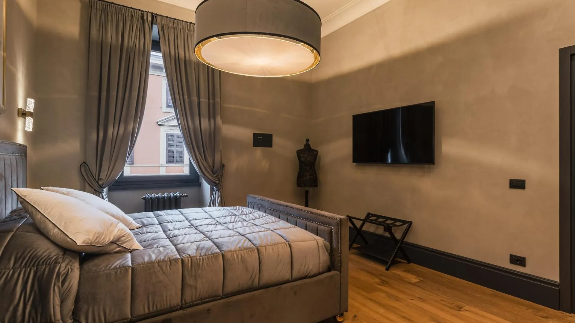 Mega Royal Suite Rome Apartment