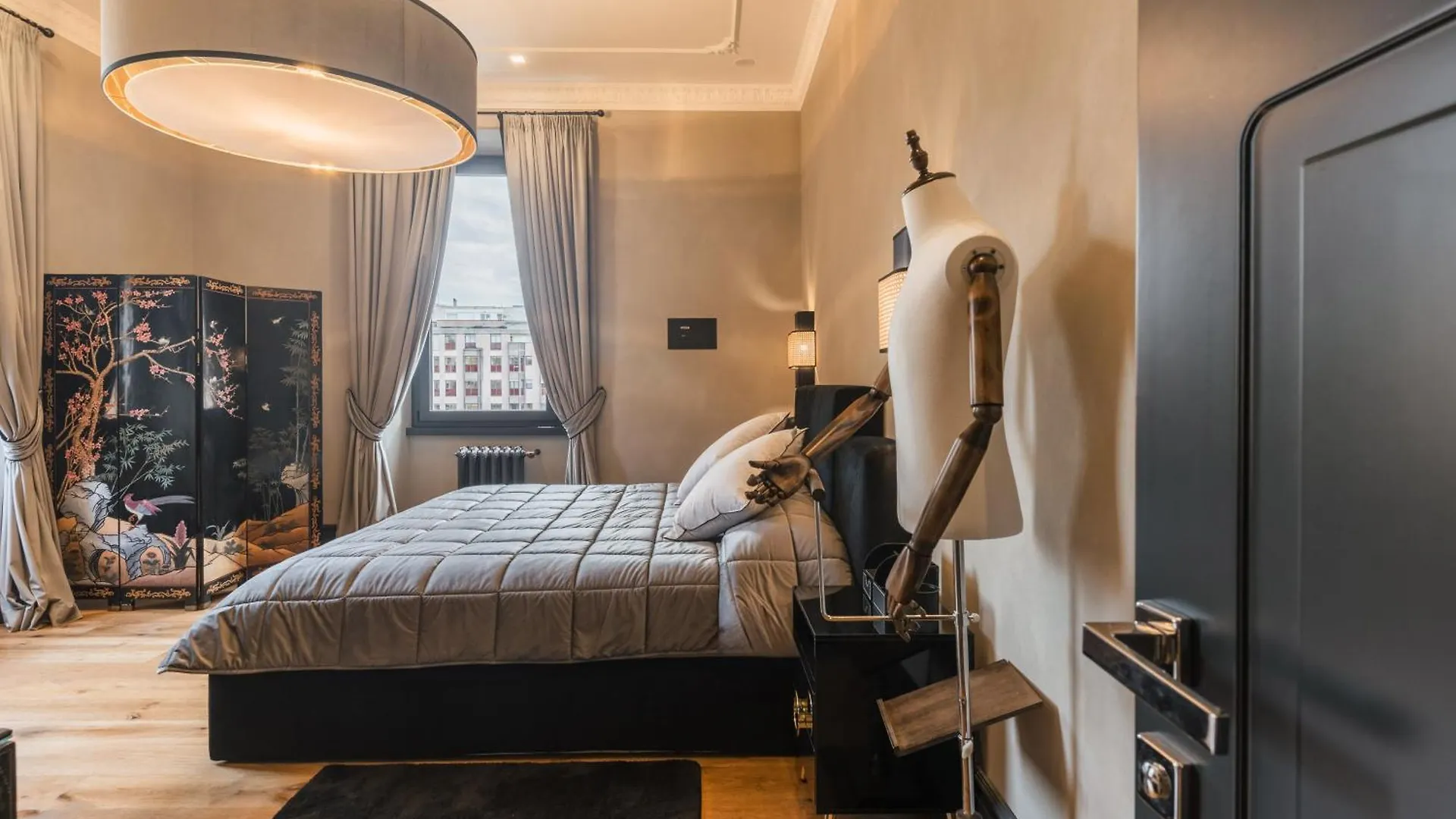 Mega Royal Suite Rome 0*,