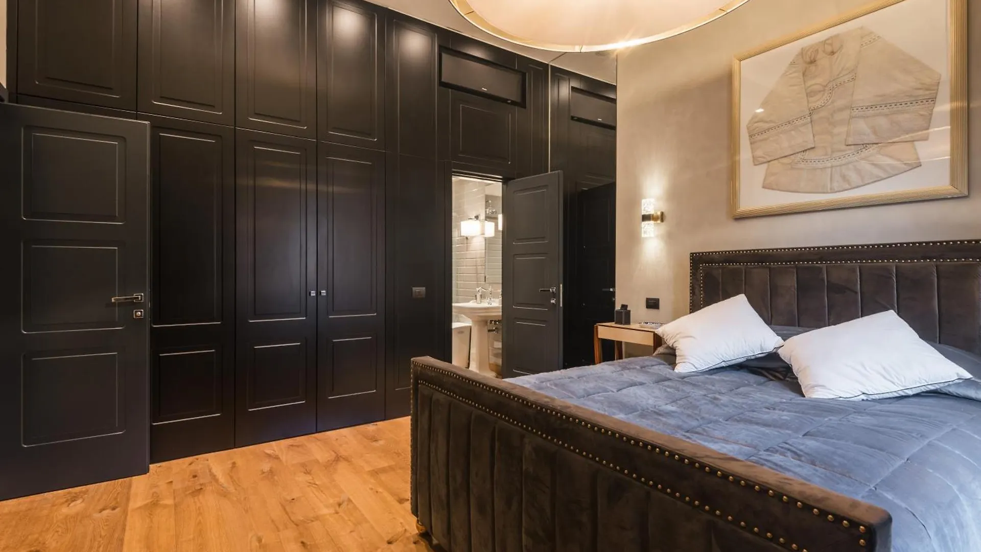 Apartment Mega Royal Suite Rome Italy